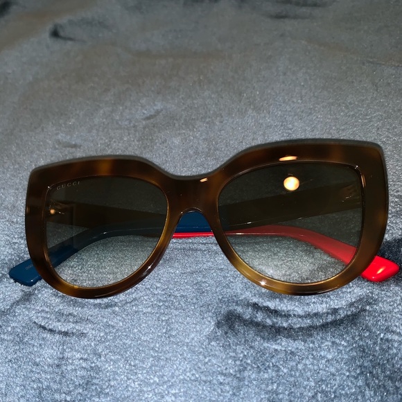 SUNGLASSES
GUCCI GG0163S